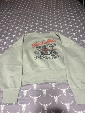 Women’s Troll co. cropped crew neck